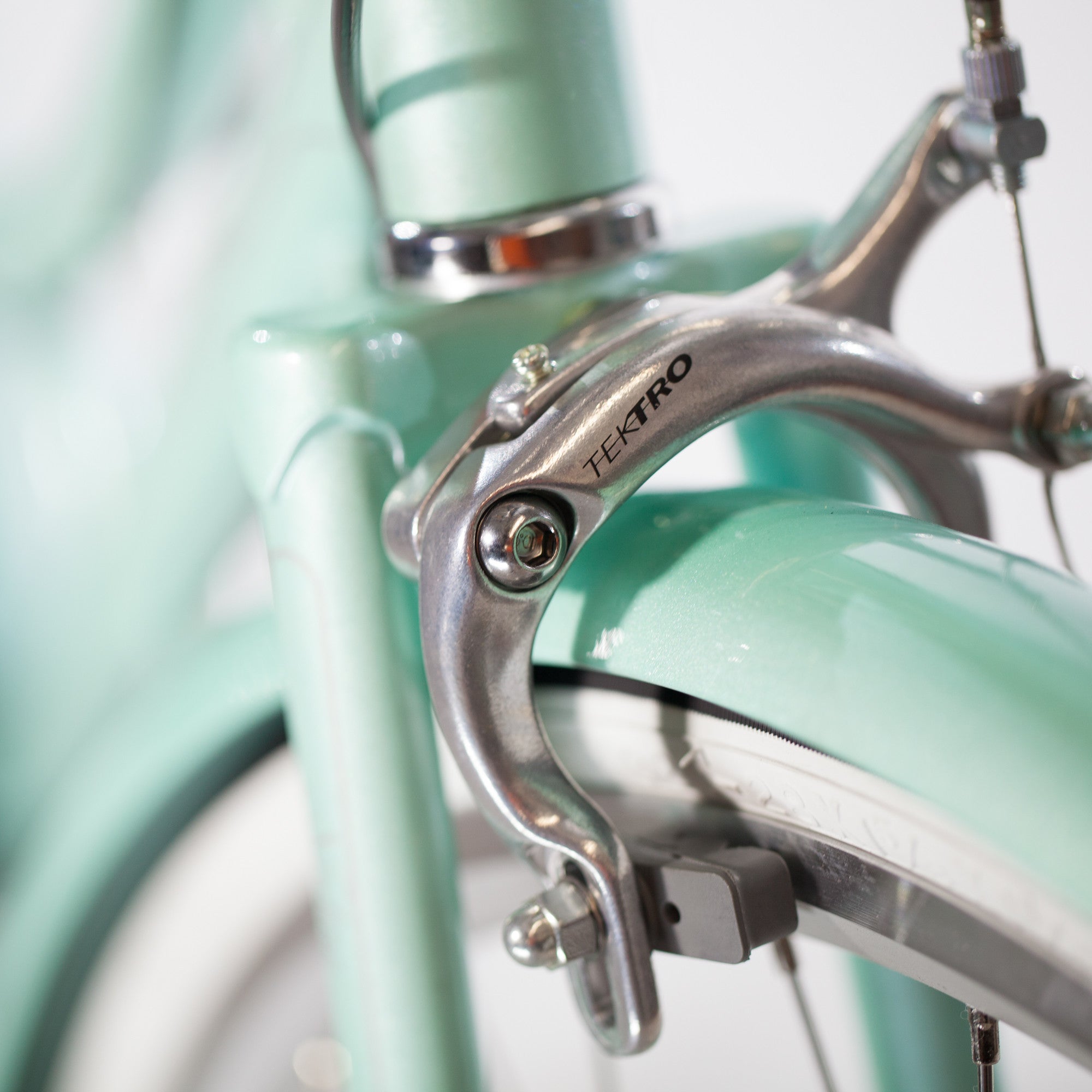 XDSBIKE Nadine 7sp Women's Step-Through City Bike // Pearl Mint