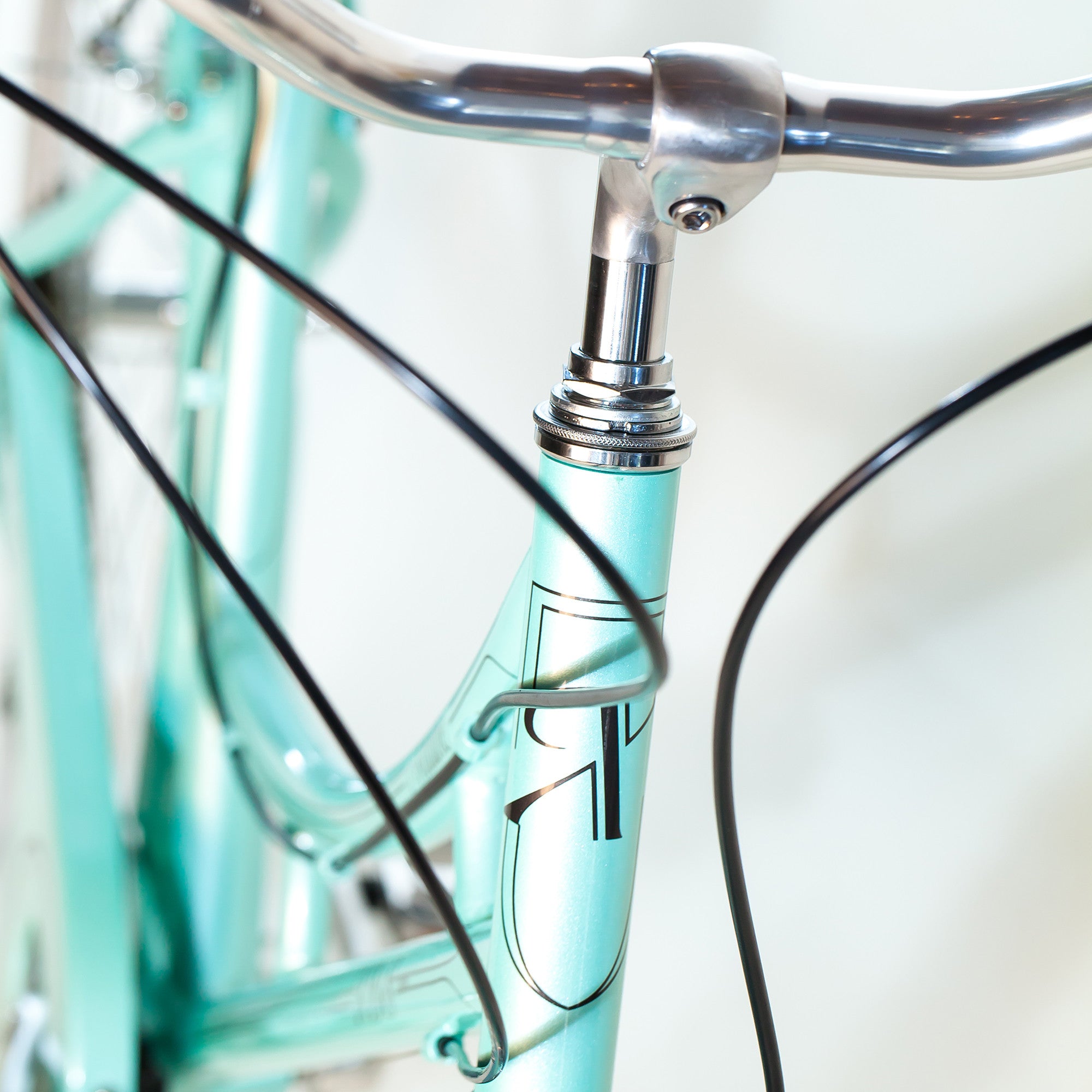 XDSBIKE Nadine 7sp Women's Step-Through City Bike // Pearl Mint