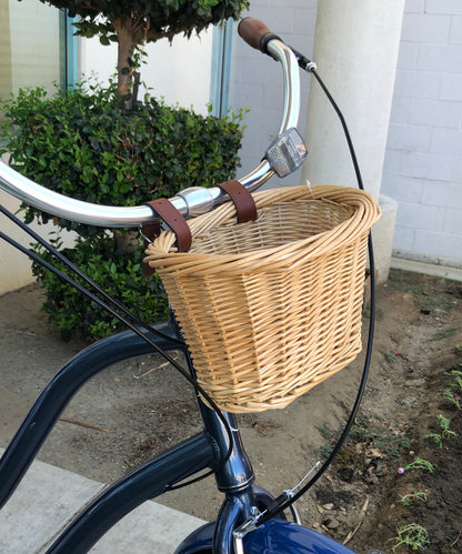 electra wicker bicycle basket Rattan Panniers with Liner making it suitable for both mens and womens bicycles. Firmstrong Wicker Bicycle Basket with
